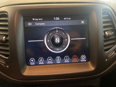 Used 2020 Jeep Compass Trailhawk AWD/4WD image 22