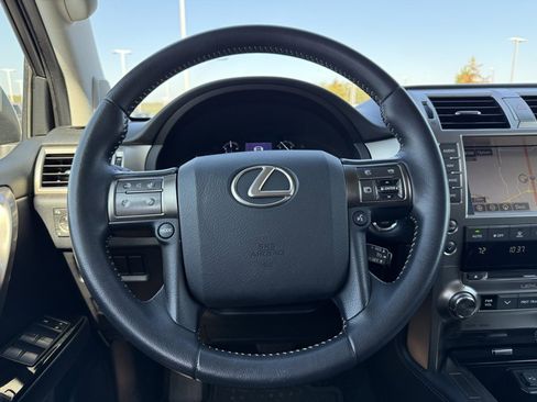 Used 2018 Lexus GX 460 w/ Navigation Package image 15