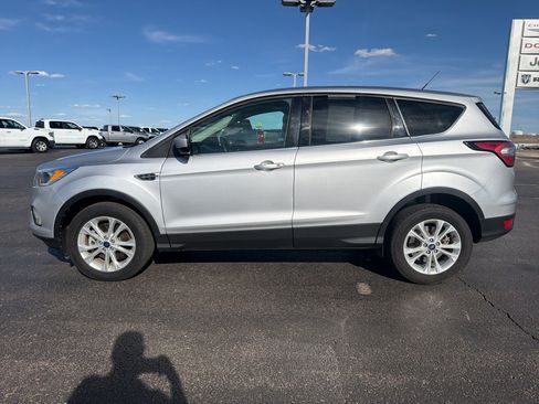 Used 2017 Ford Escape SE w/ SE Cold Weather Package AWD/4WD image 8