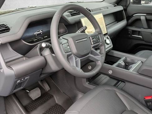 New 2026 Land Rover Defender 110 X-Dynamic SE AWD/4WD image 3