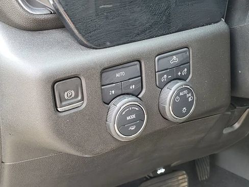 Used 2023 Chevrolet Silverado 1500 LT AWD/4WD image 8