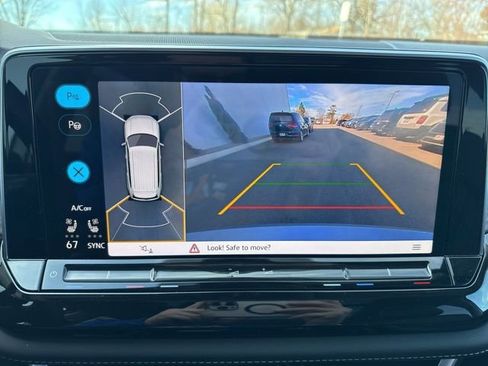 Certified 2025 Volkswagen Atlas SEL Premium R-Line image 18