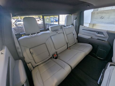 New 2026 GMC Sierra 1500 SLT w/ SLT Premium Package image 17