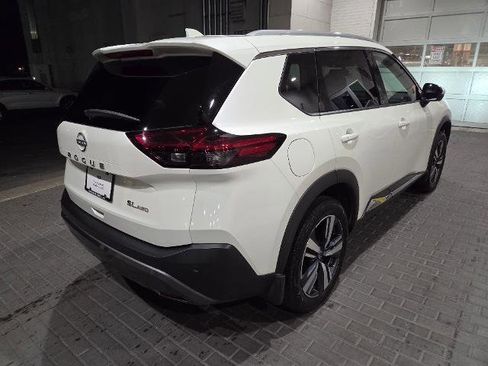 Used 2023 Nissan Rogue SL image 5