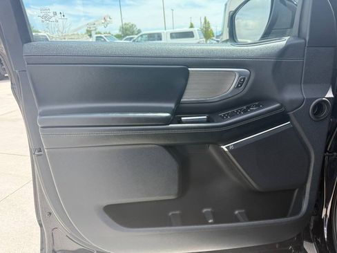 Used 2025 Ford Expedition Max Platinum AWD/4WD image 37