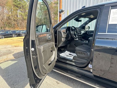 Used 2023 Chevrolet Tahoe LS image 13