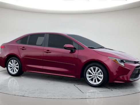 Certified 2025 Toyota Corolla LE w/ LE Premium Package FWD image 4