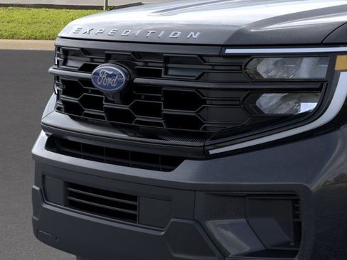 New 2026 Ford Expedition Active image 17