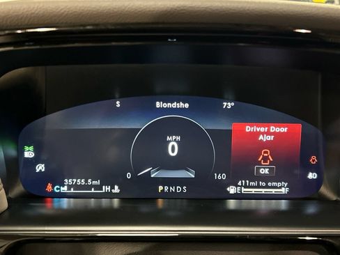 Used 2023 Lincoln Nautilus Reserve AWD/4WD image 15