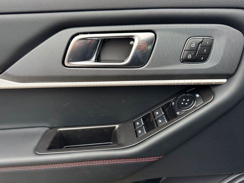 New 2026 Ford Explorer ST-Line w/ ST-Line Street Pack image 8