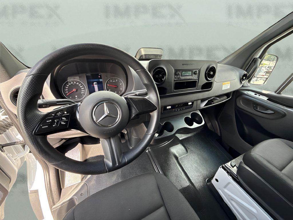 Used 2025 Mercedes-Benz Sprinter 2500 image 12