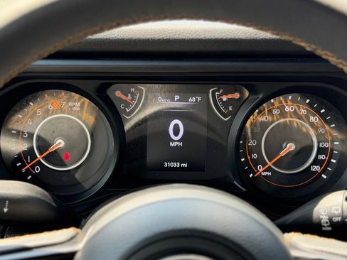 Used 2024 Jeep Wrangler Unlimited Sport AWD/4WD image 10