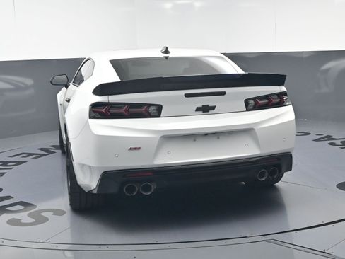 Used 2017 Chevrolet Camaro SS RWD image 18