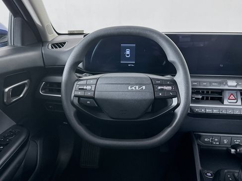 Used 2025 Kia K4 FWD image 18