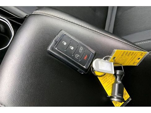 Used 2023 Jeep Grand Cherokee Laredo w/ Luxury Tech Group I image 13