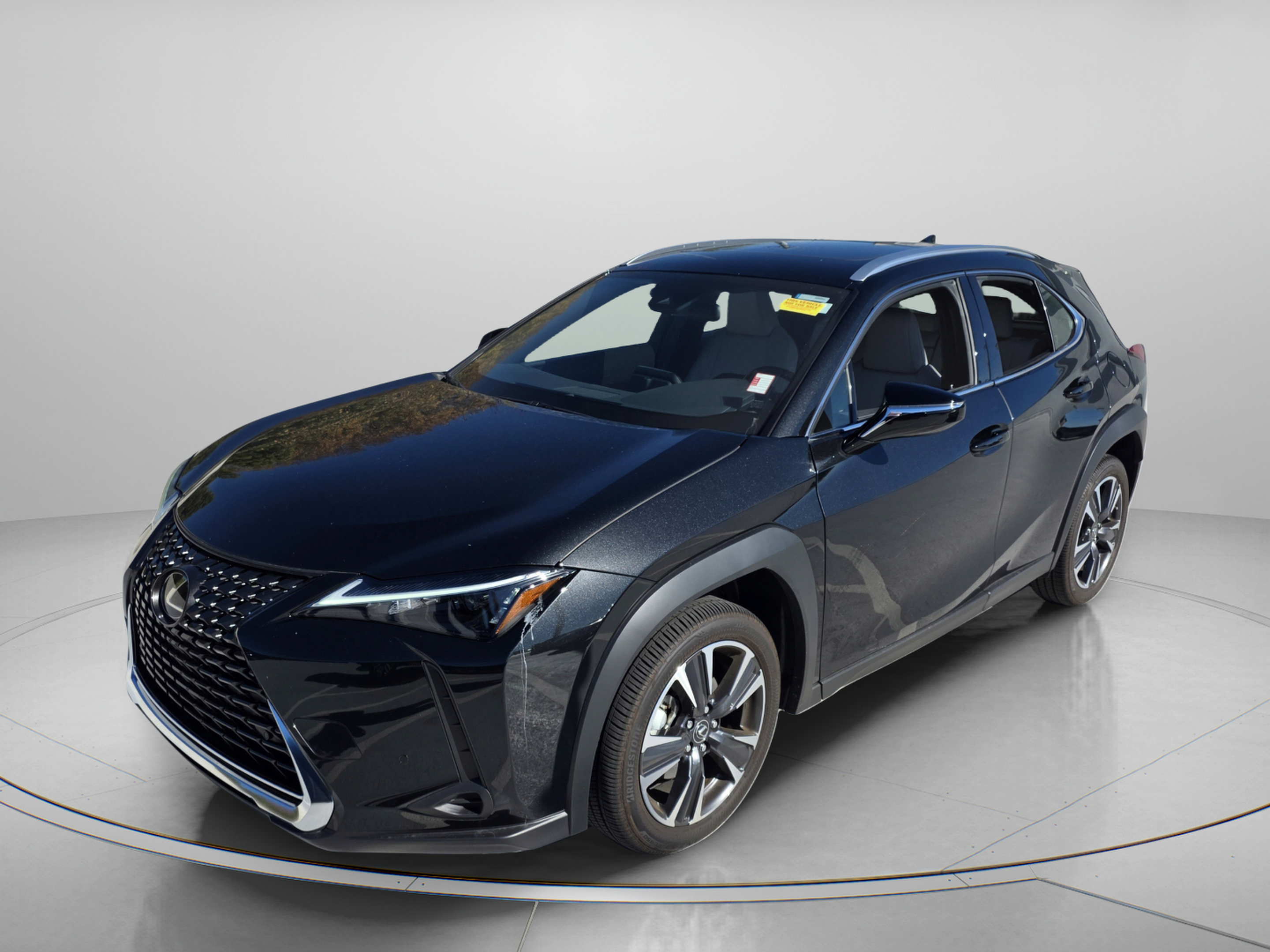 Used 2024 Lexus UX 250h FWD image 2