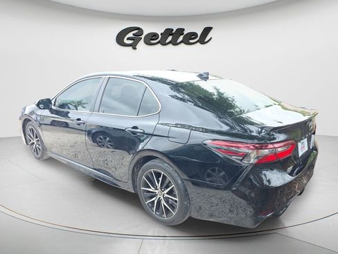 Used 2024 Toyota Camry SE image 4