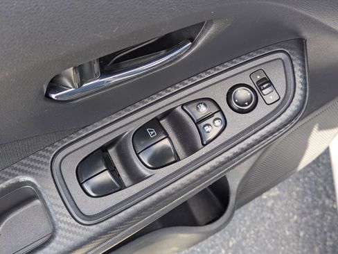 Used 2021 Nissan Versa SV FWD image 25