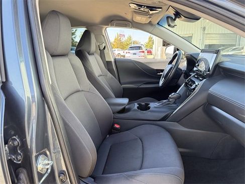 Used 2024 Toyota Venza LE image 27