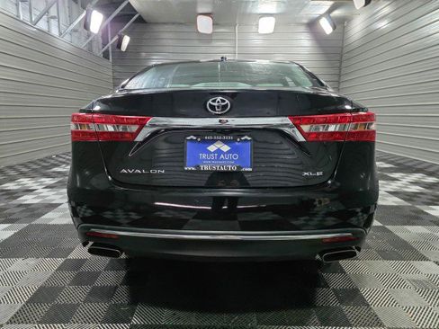 Used 2018 Toyota Avalon XLE Premium image 6