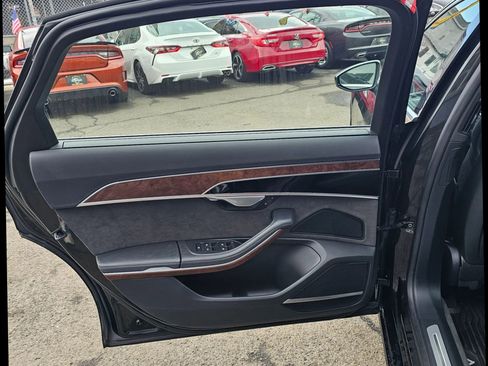 Used 2021 Audi A8 L 3.0T image 11