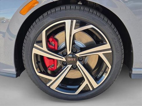 New 2026 Volkswagen Golf SE FWD image 10