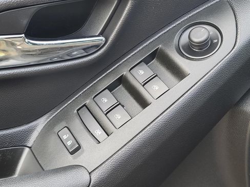 Used 2020 Chevrolet Trax LS w/ Tint and Cruise Package image 12