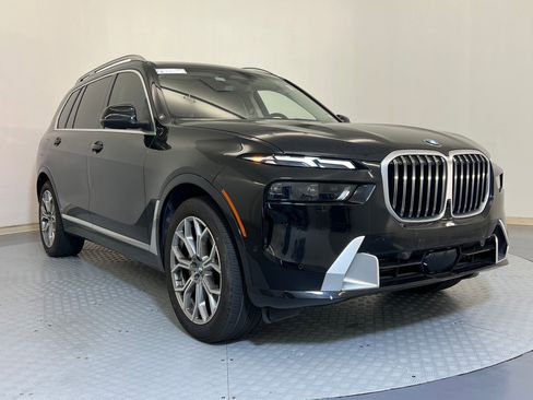 Certified 2023 BMW X7 xDrive40i w/ Premium Package image 7