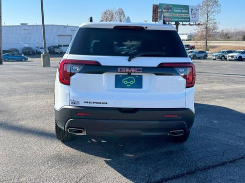 Used 2023 GMC Acadia SLT w/ Elevation Edition image 4