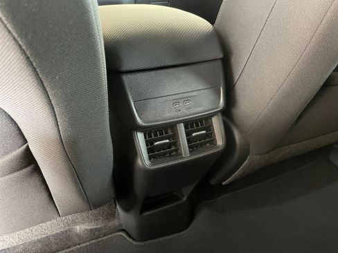 Used 2025 Chevrolet Equinox LT image 23