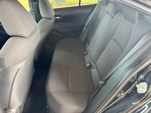 Used 2020 Toyota Corolla LE FWD image 18
