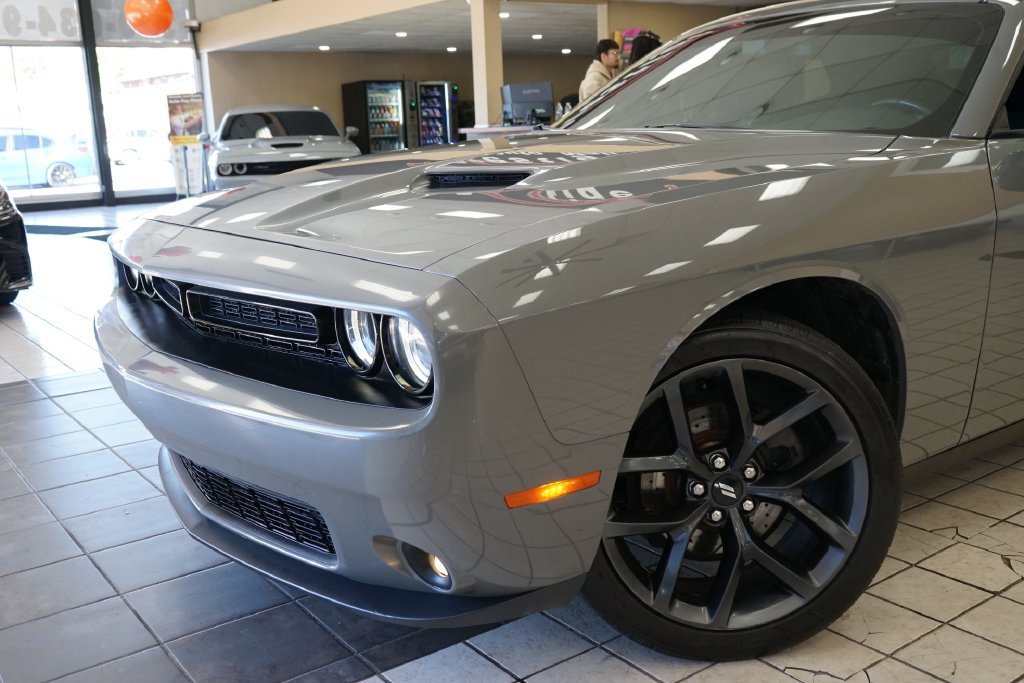 Used 2019 Dodge Challenger SXT w/ Blacktop Package RWD image 20