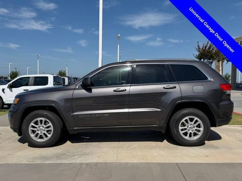 Used 2019 Jeep Grand Cherokee Laredo w/ Security & Convenience Group AWD/4WD image 11