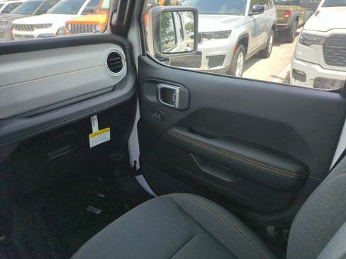 New 2026 Jeep Wrangler Unlimited Sahara AWD/4WD image 17