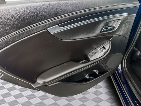 Used 2016 Chevrolet Impala LT w/ Convenience Package image 25