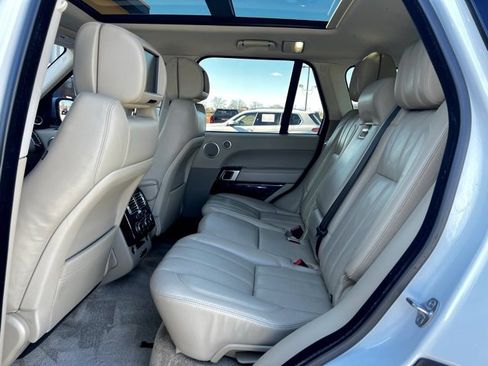 Used 2016 Land Rover Range Rover HSE image 17