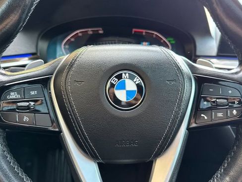 Used 2020 BMW 530i w/ Convenience Package image 26