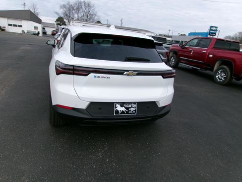 New 2026 Chevrolet Equinox EV LT image 13