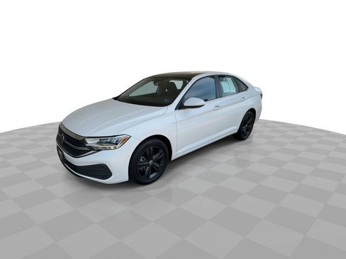 Used 2022 Volkswagen Jetta SE FWD image 4