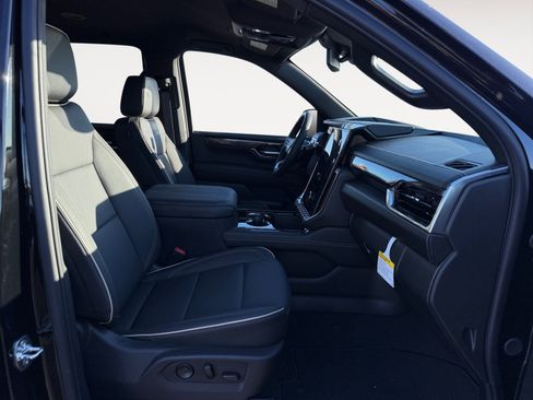New 2026 GMC Yukon Elevation image 19