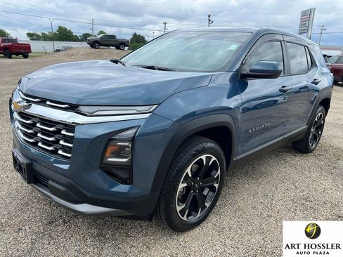 Used 2026 Chevrolet Equinox LT FWD image 1