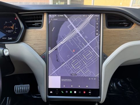 Used 2019 Tesla Model X 75D image 27