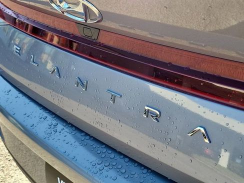 Used 2022 Hyundai Elantra SEL image 10