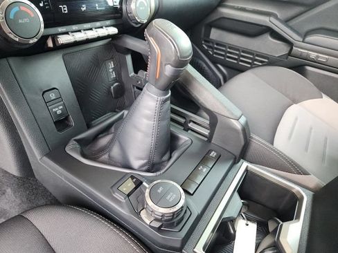 Certified 2025 Toyota Tacoma TRD Off-Road AWD/4WD image 19