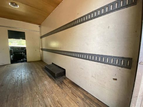 Used 2014 Chevrolet Express 3500 RWD image 11