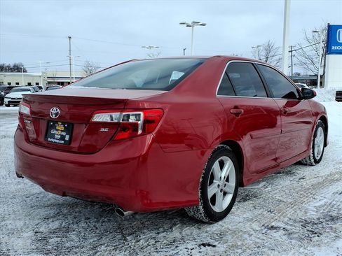 Used 2014 Toyota Camry L image 11