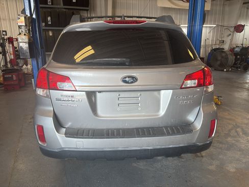 Used 2011 Subaru Outback 3.6R Limited AWD/4WD image 1