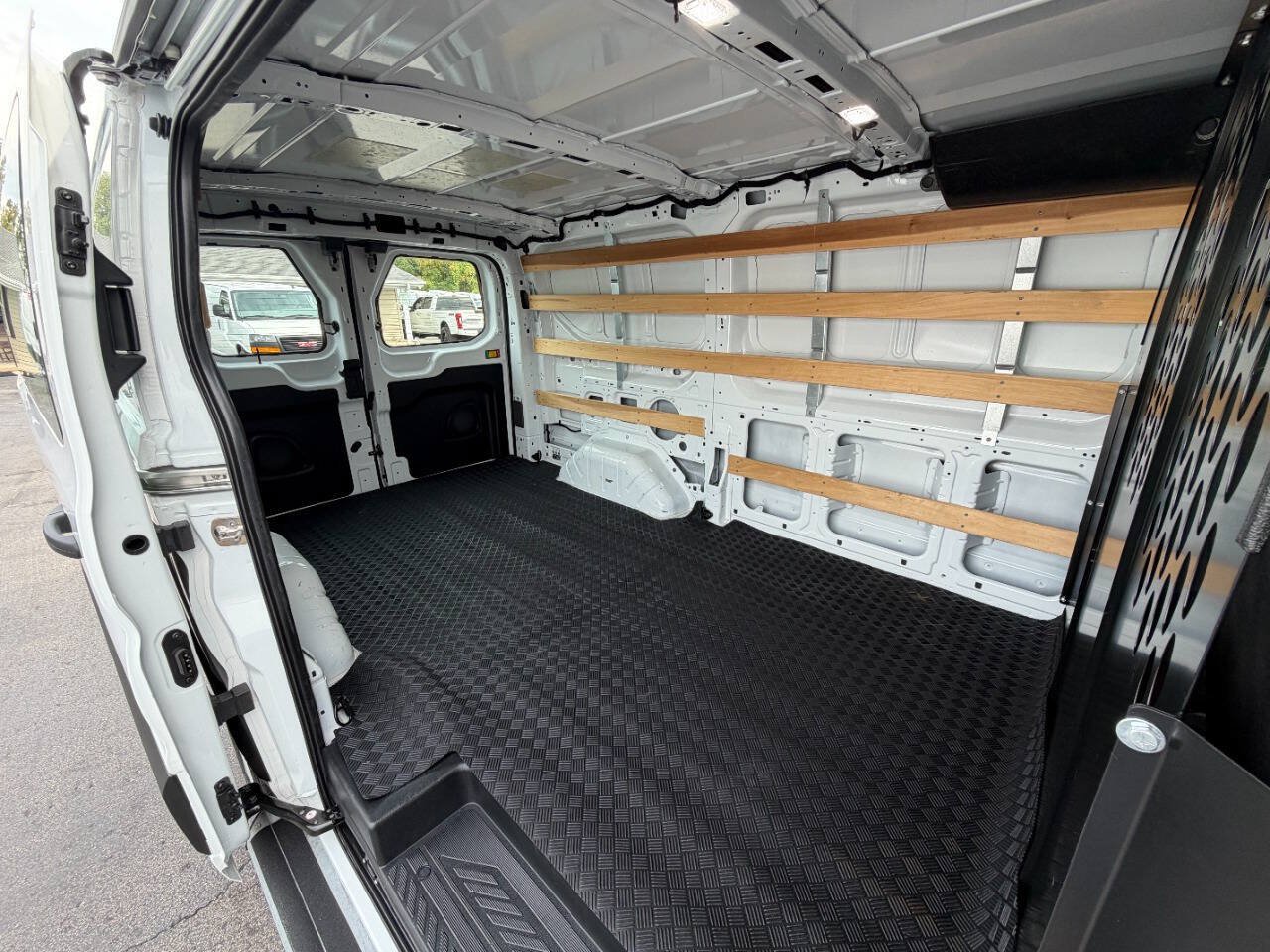 Used 2025 Ford Transit 250 Low Roof w/ Exterior Upgrade Package RWD image 18