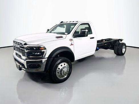 New 2026 RAM 5500 Tradesman w/ Chrome Appearance Group image 3