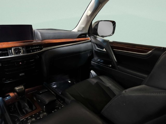Used 2019 Lexus LX 570 4WD w/ Luxury Package image 12
